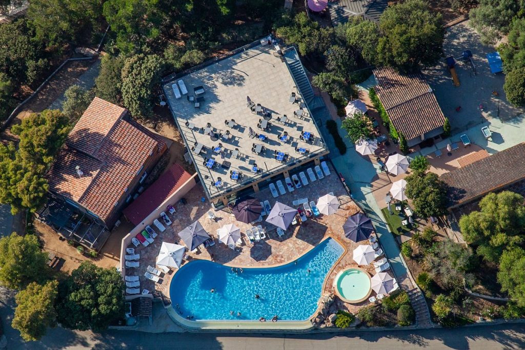 L'esplanade Campsite: Aerial View of the Restaurant